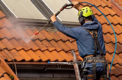 Démoussage et hydrofuge de toiture à Courrières
