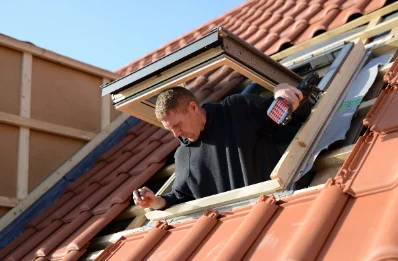 Pose de fenêtres de toit Velux à Courrières